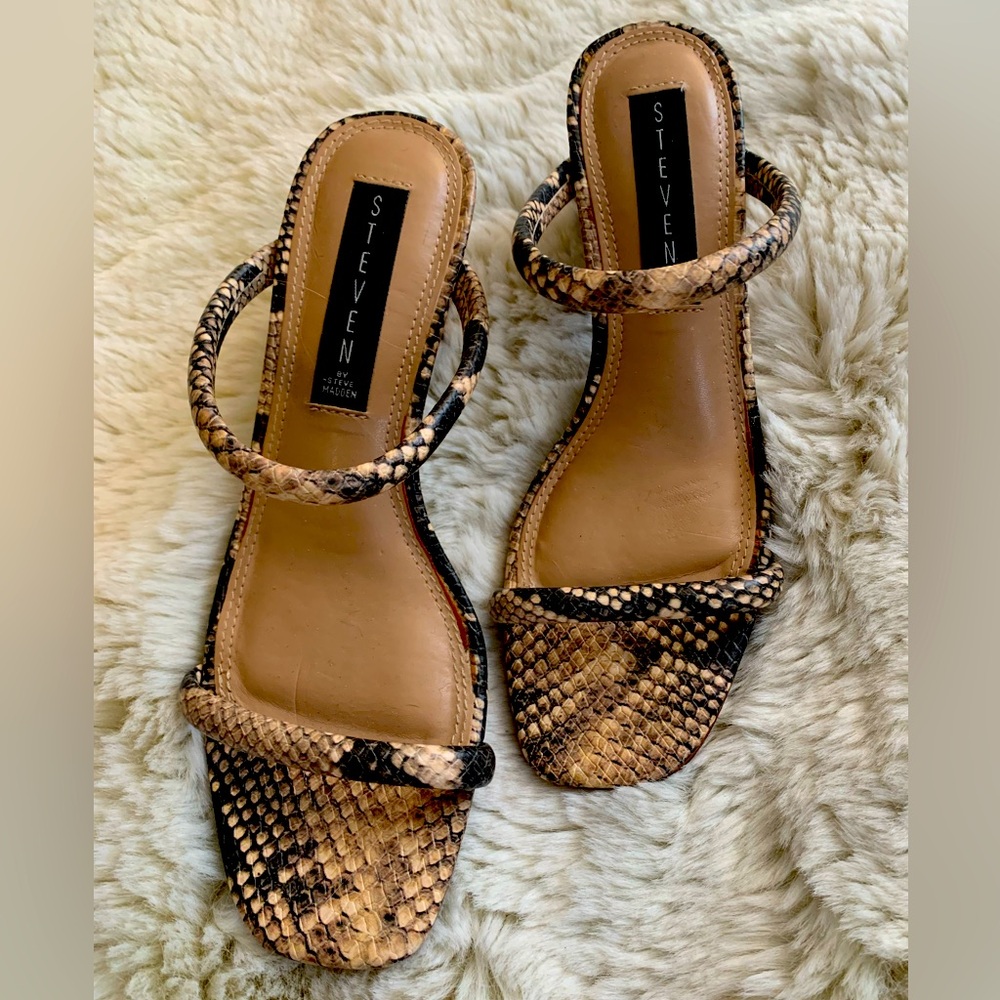 STEVE MADDEN IMPRESSED SNAKE PRINT SANDAL BLOCK HEEL SUPER SEXY MUST HV 4 SUMMER